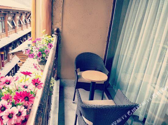 Shangri-La 5th Asterly Stone Tiankui Hotel (Dukezong Ancient City Shop) 13/17