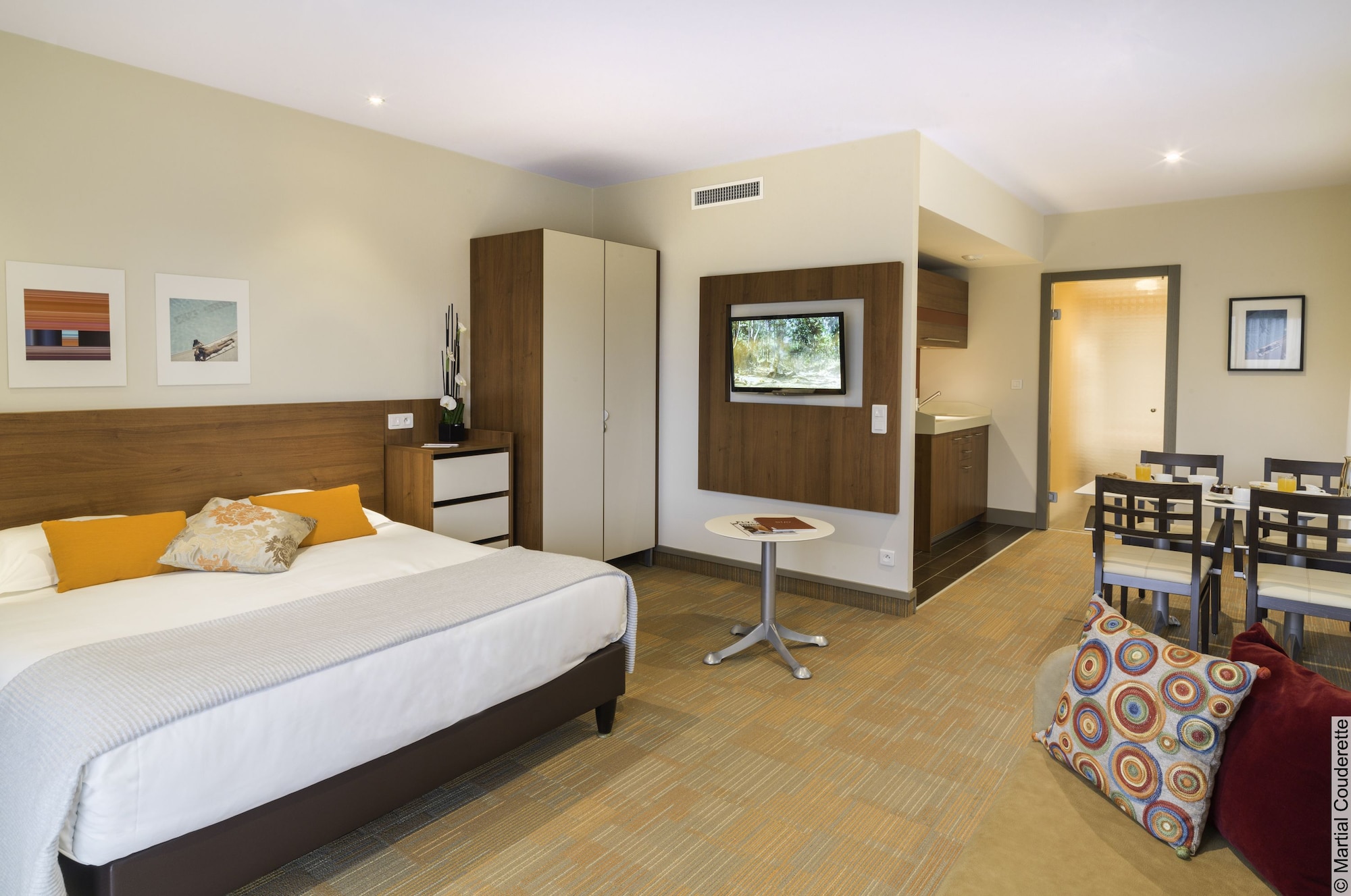 شقة عائلية بسريرين منفصلين مع أريكة، Hotel Lyon Metropole 2/5