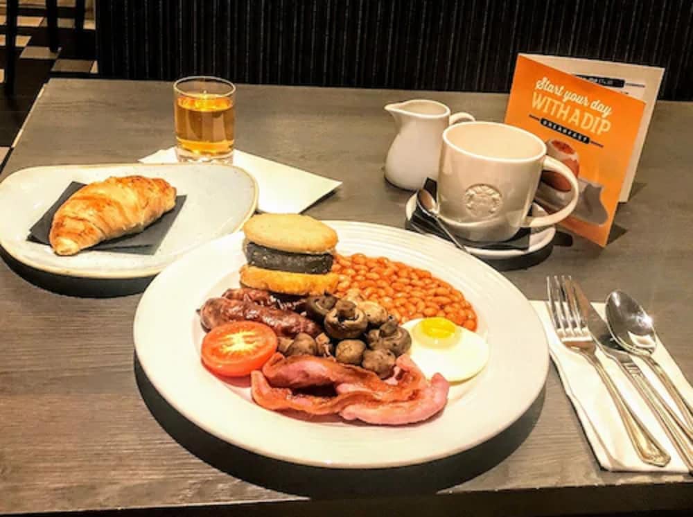 HOLIDAY INN LUTON-SOUTH M1 JCT 9 23/27