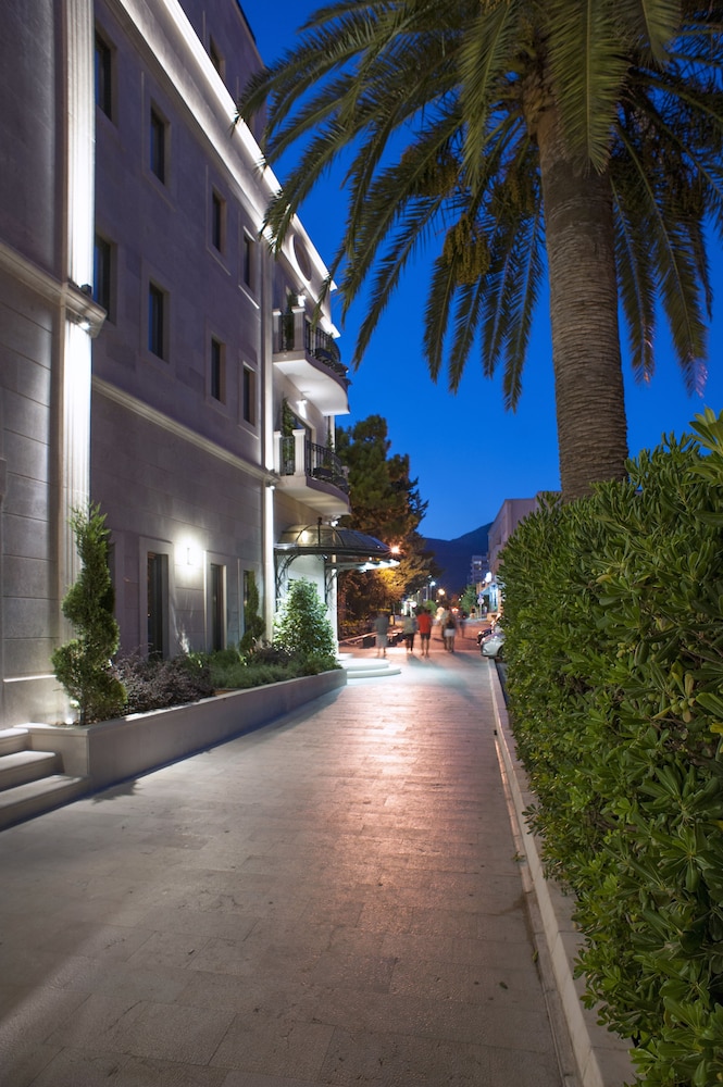 Boutique Hotel La Roche 42/50