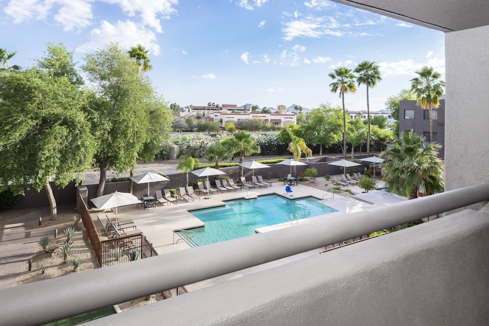 Courtyard Scottsdale North 3/49