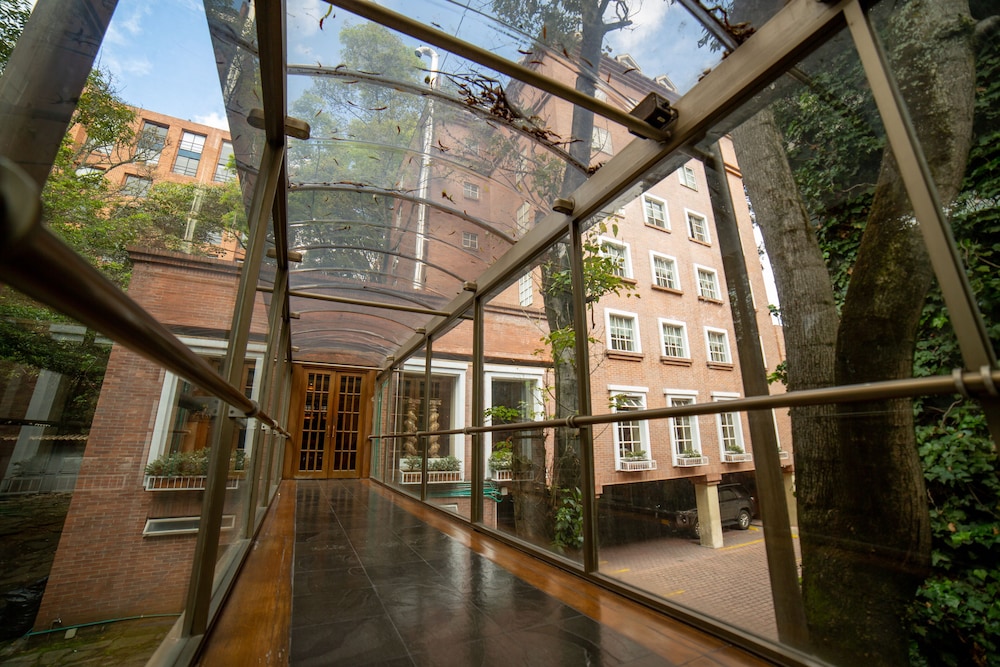 Hotel Porton Bogota 3/81