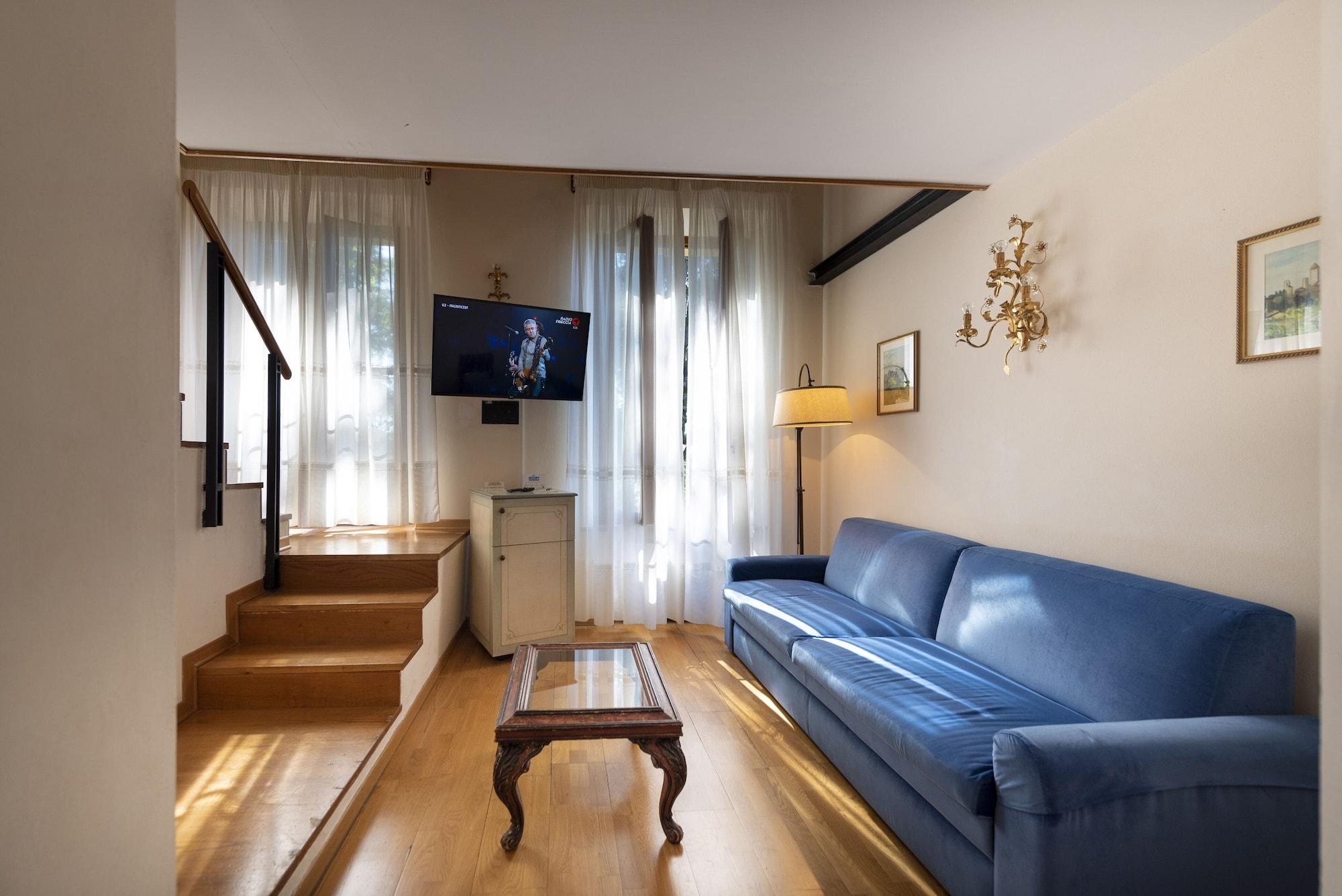 Superior, Two Story, Annex
