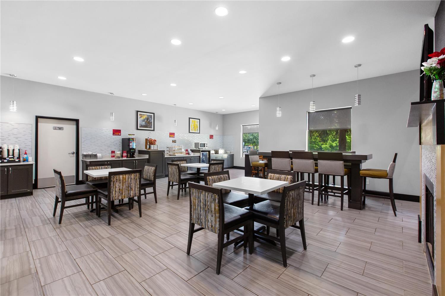 Best Western Plus Regency Park 30/43