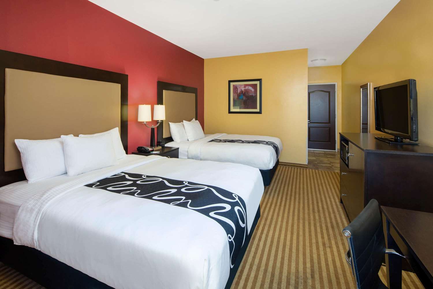 La Quinta Inn and Suites by Wyndham Atlanta Union City 13/33