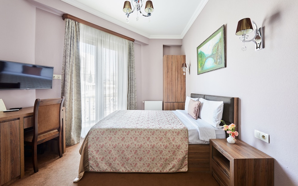 Pushkin Hotel 9/27