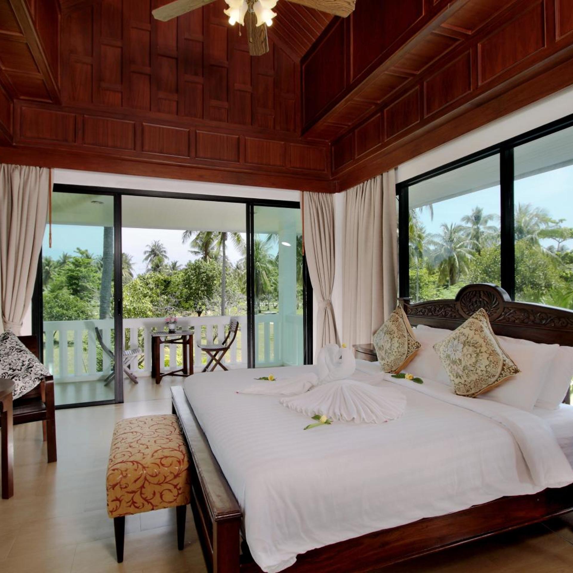 Villa, Pool Side