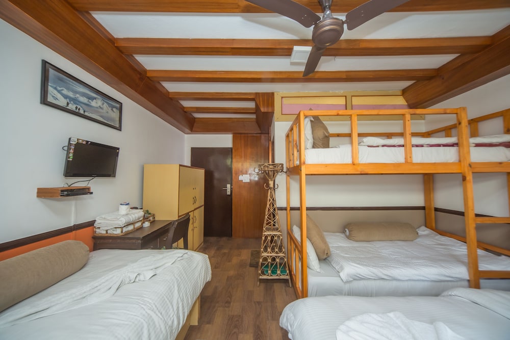 Shangri-La Boutique Hotel 16/50