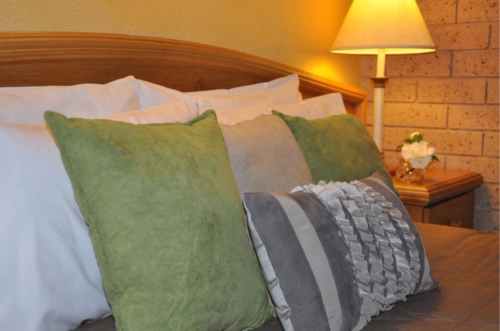 High Country Motor Inn 8/30