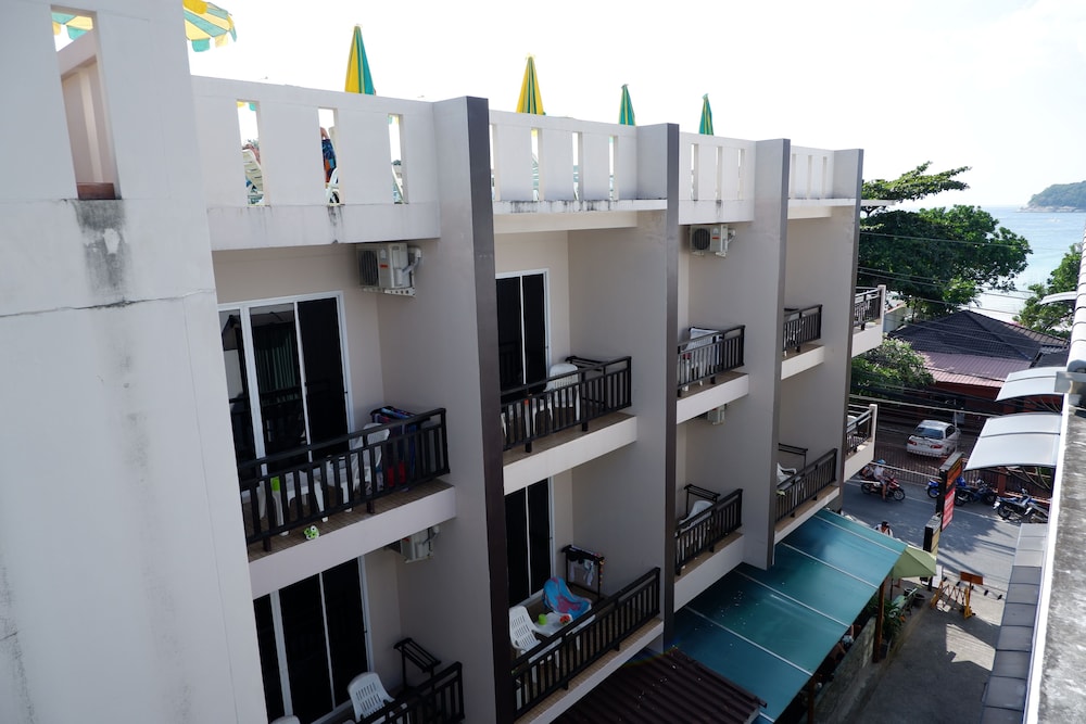 Kata Beachwalk Hotel And Bungalows 2/74