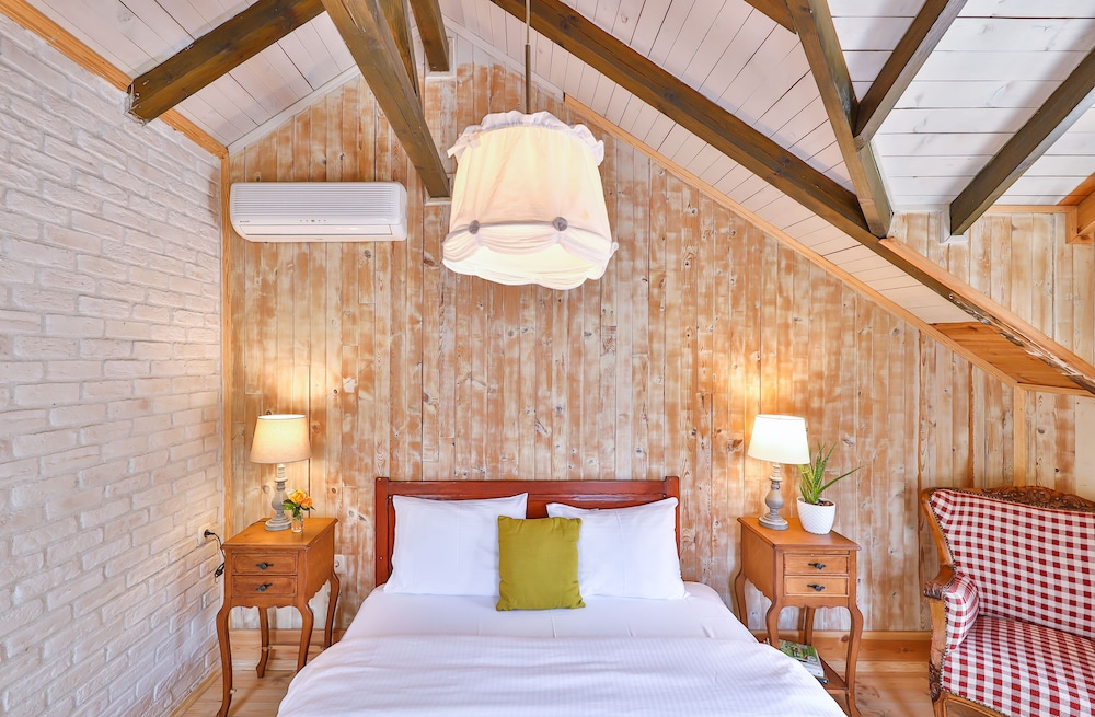 Tranquilla River Lodge - Adults Only 12/50