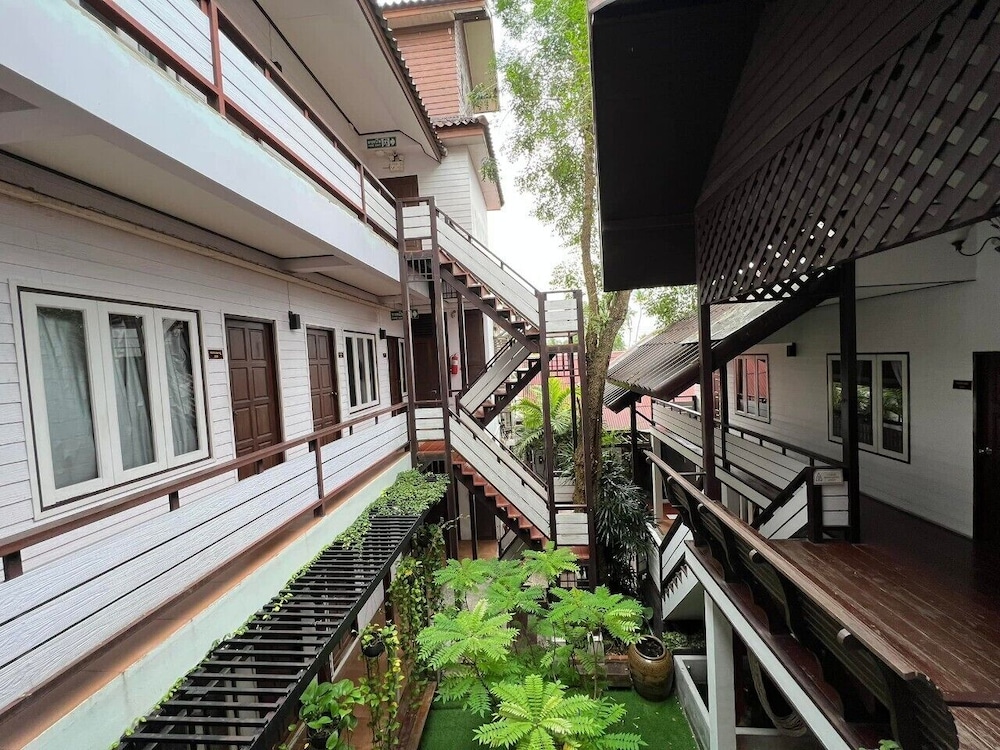 Thanicha Resort Amphawa 5/72