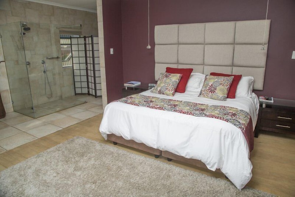 GRAND, DOUBLE BED