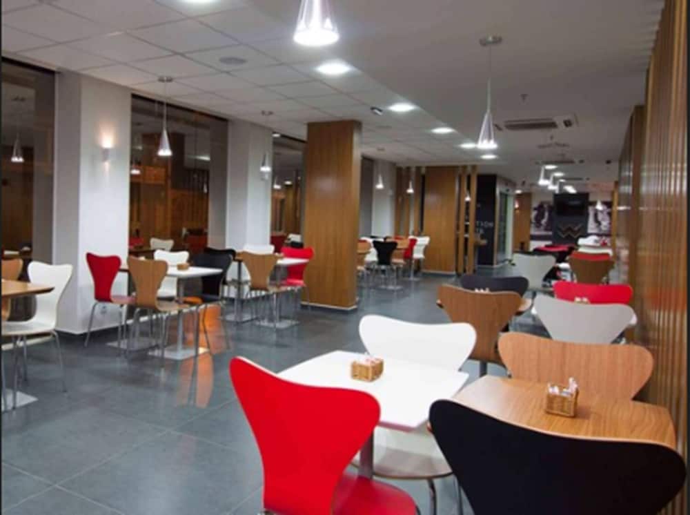 Ibis Cascavel 41/52