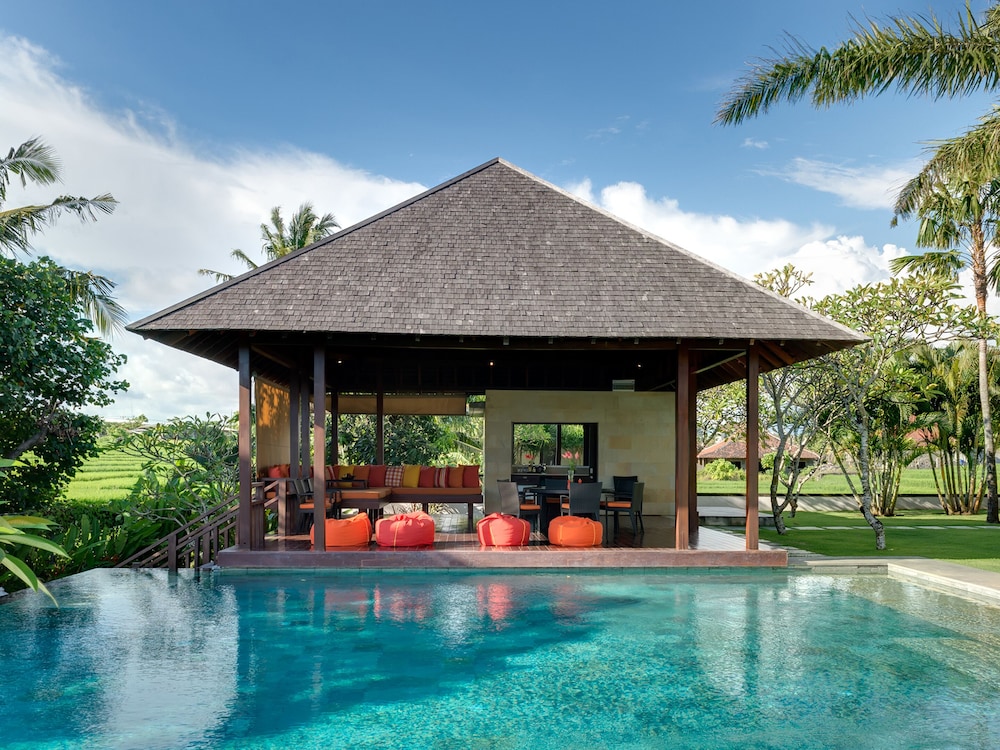 Bendega Villas 2/50