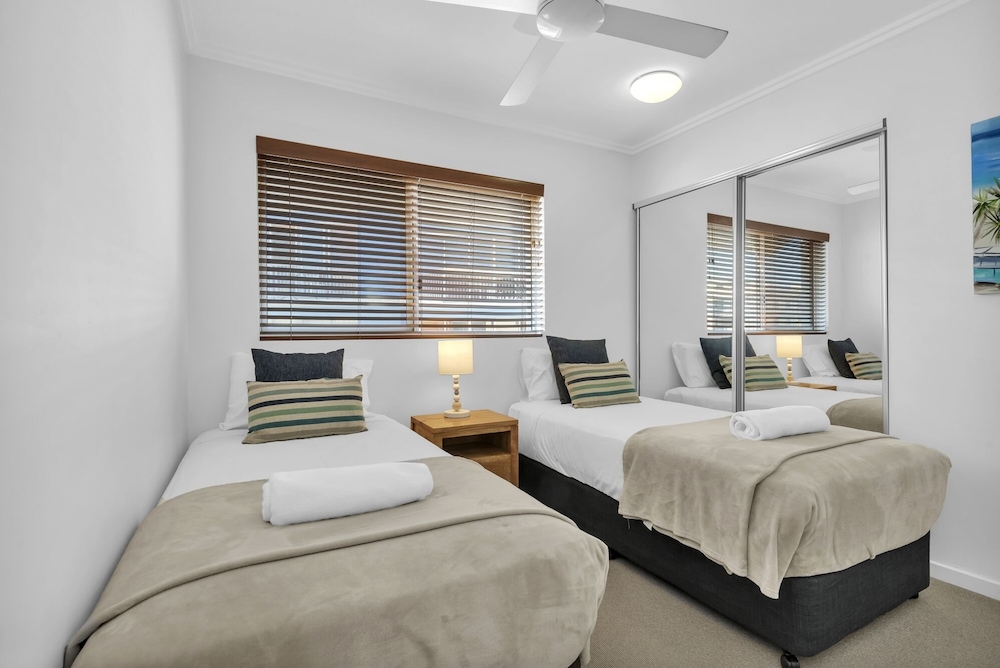 Rolling Surf Resort 21/78