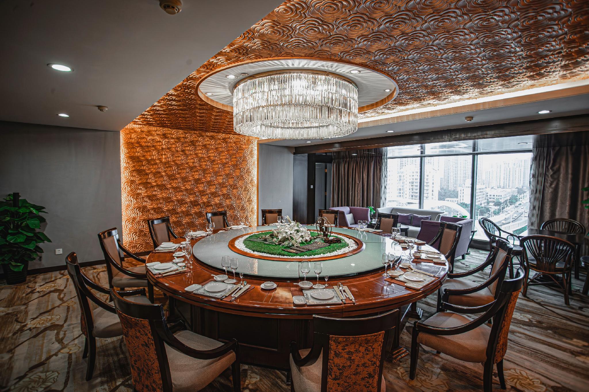 Cenbest Jinling Grand Hotel 44/60