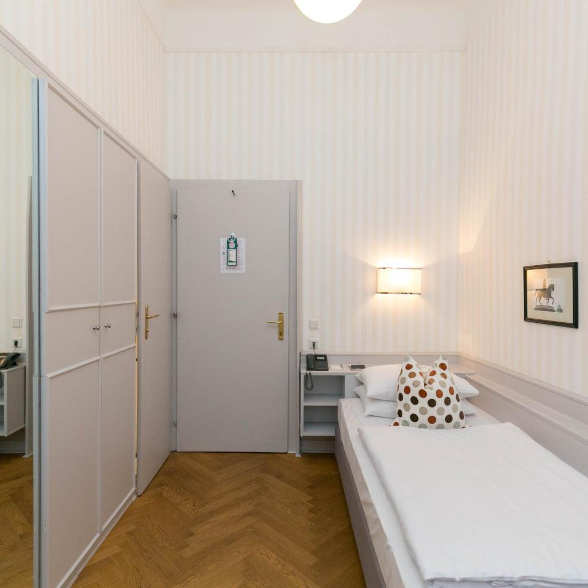 Room, Single
