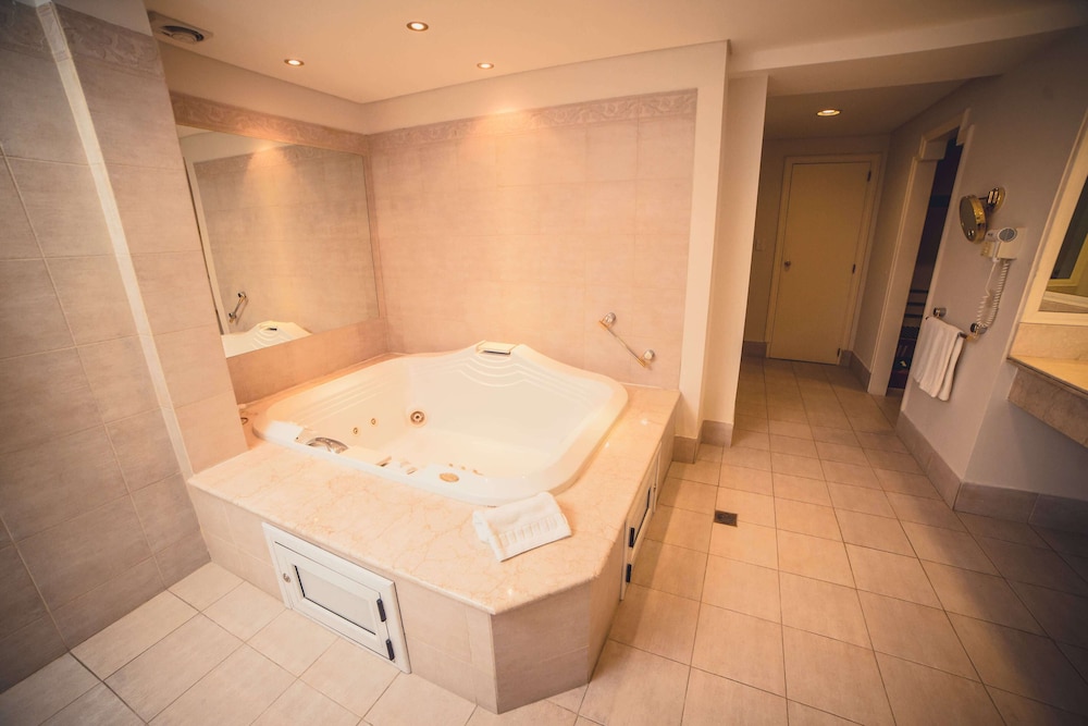 Lucania Palazzo Hotel 40/55