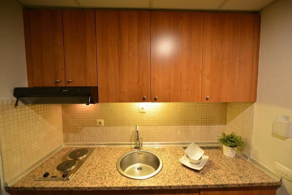 Karpos Hotel 5/50
