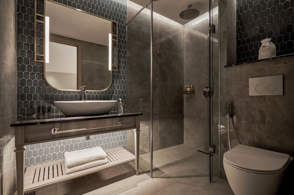 غرفة تنفيذية ثلاثية بسرير كينج وسرير فردي، La Siesta Premium Saigon Central 3/3