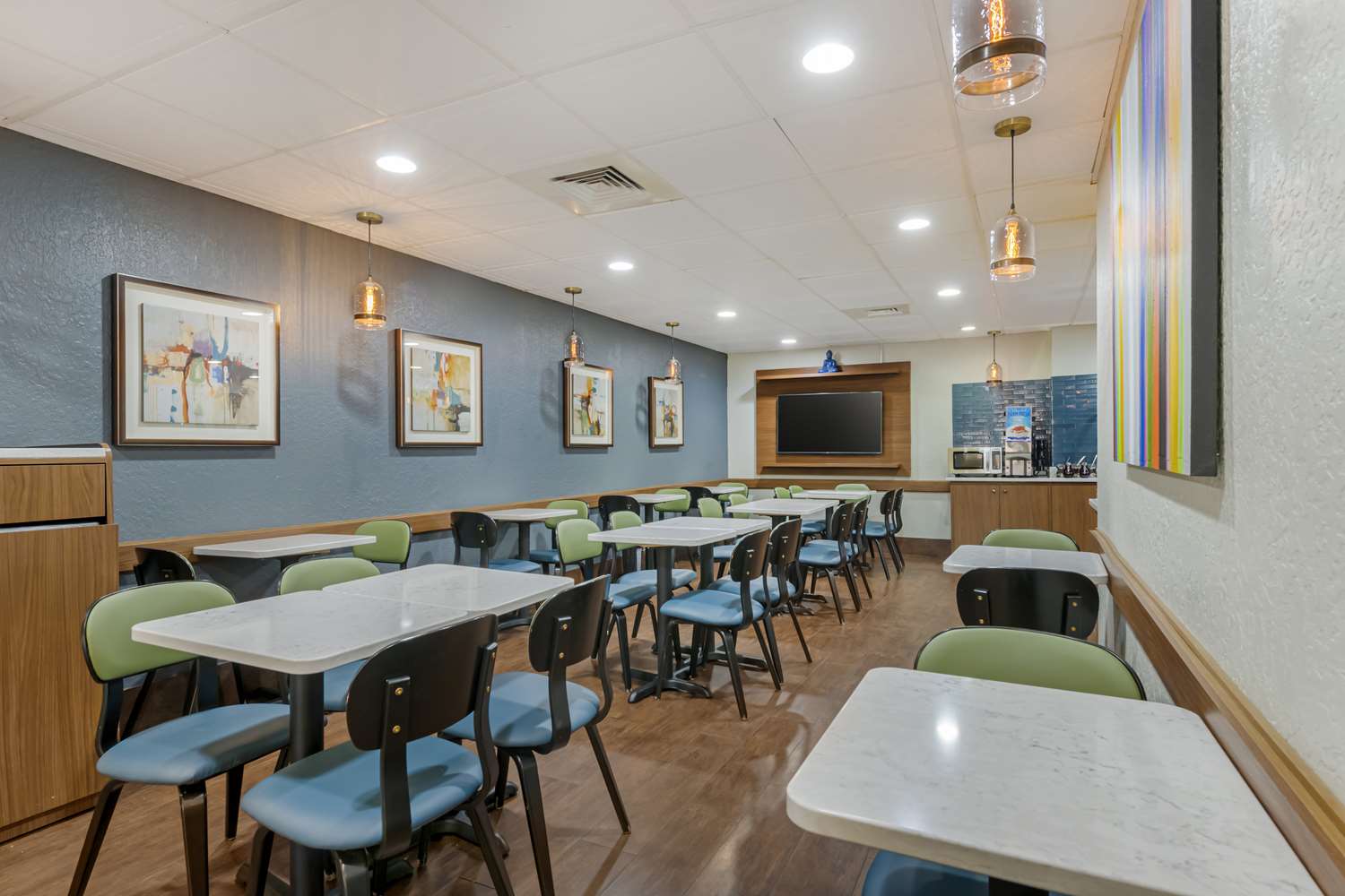 Best Western Plus Universal Inn 36/46