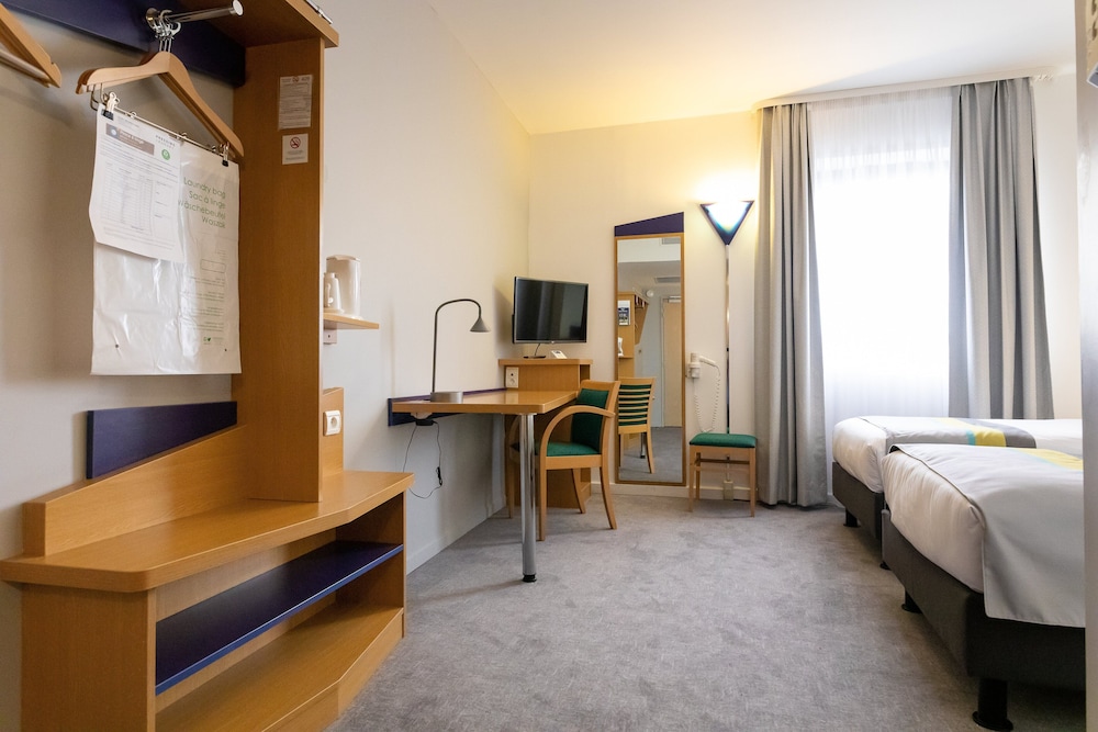HOLIDAY INN EXPRESS ARRAS 21/78