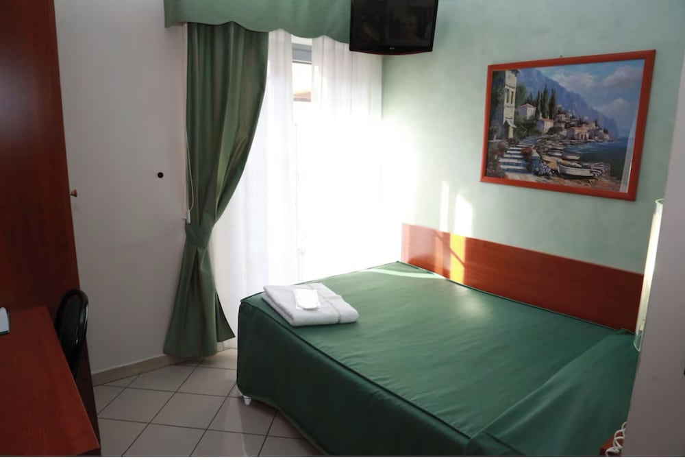 ECONOMY, DOUBLE BED