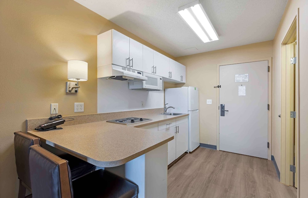 Extended Stay America Select Suites - St. Louis - Airport - Central 47/48