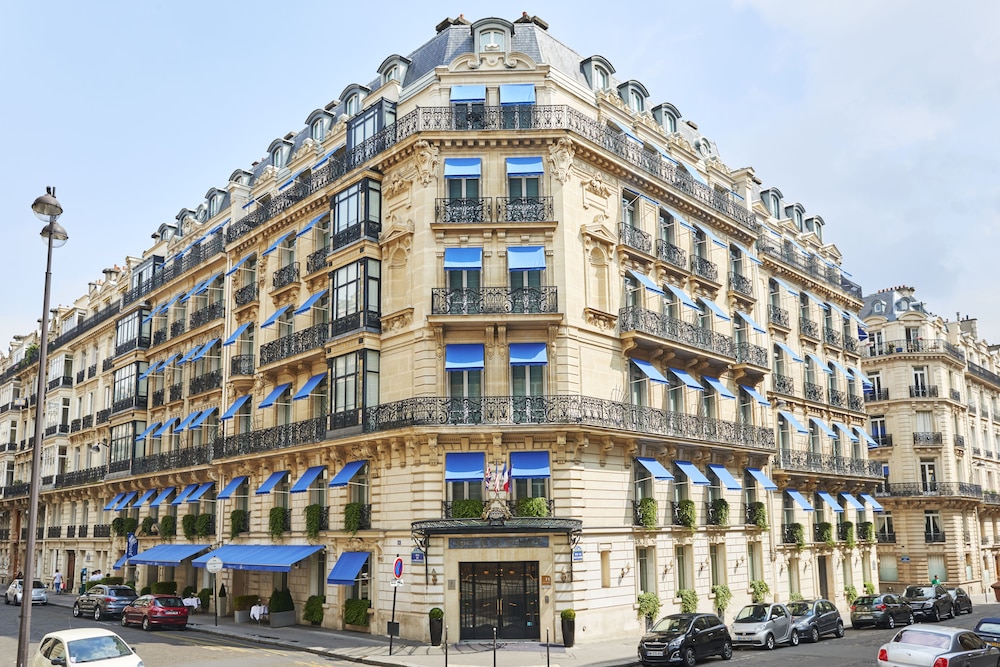 La Tremoille Paris 31/36