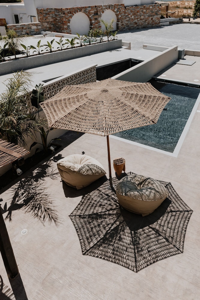 Onym Curated Villas 6/206