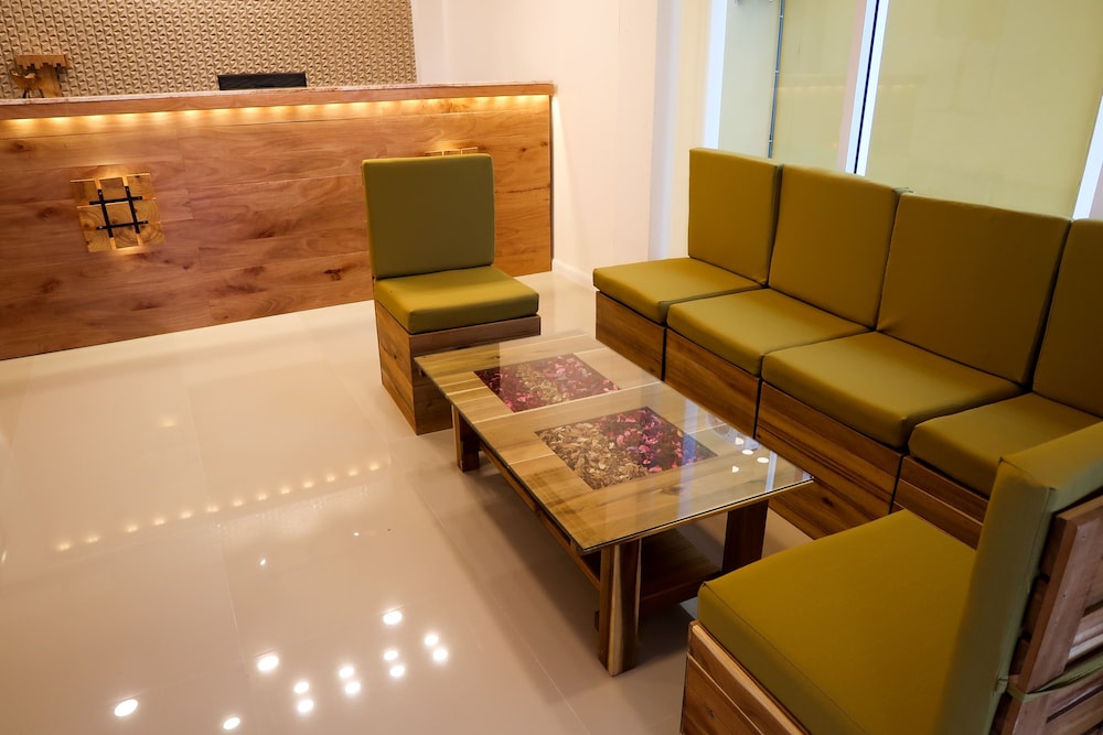 Baan Urt Suratthani Airport Hotel 51/66