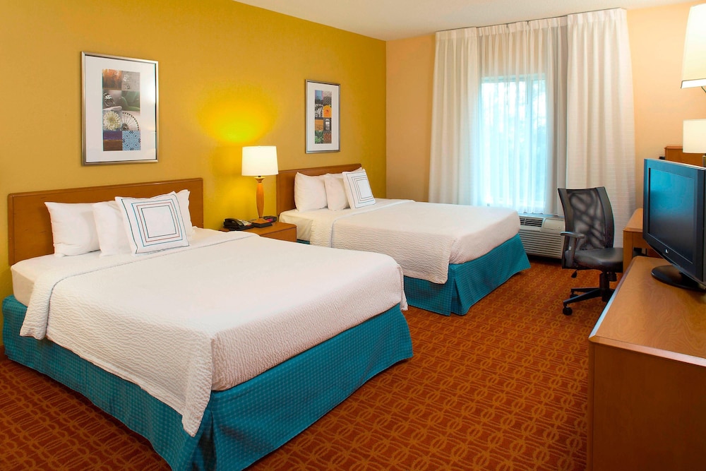 Fairfield Inn And Suites By Marriott Atlanta Mcdonough 8/41
