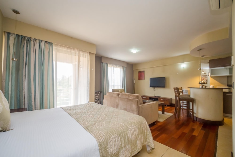 Taarifa Suites 16/50