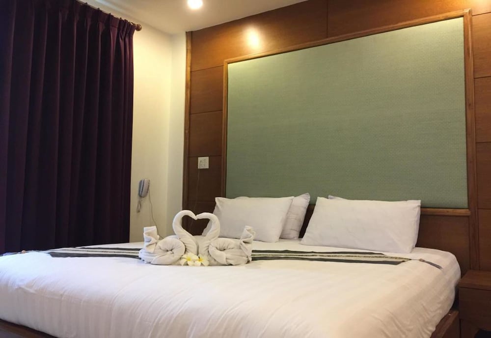 Amonruk Hotel 2 18/40