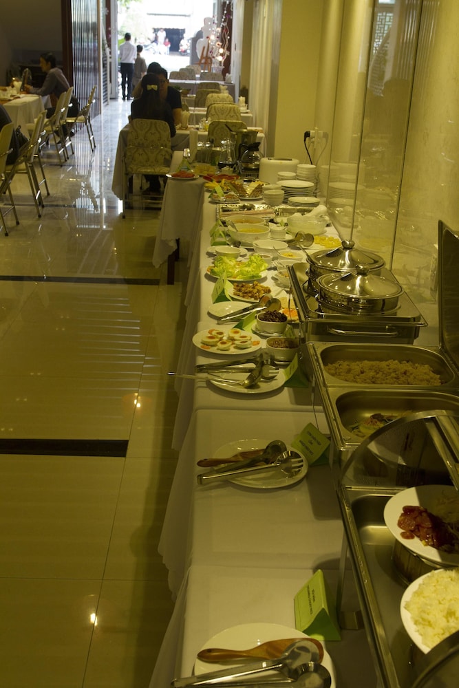 restaurant cafeteria