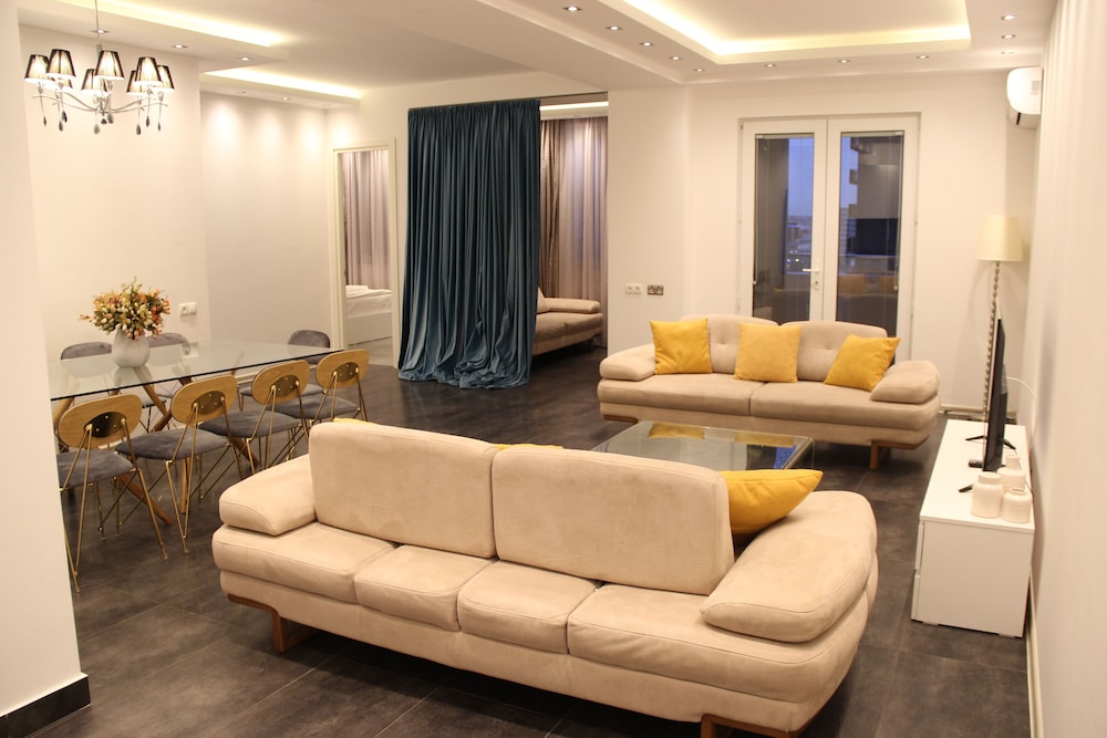 Maxela Apartments 41/50