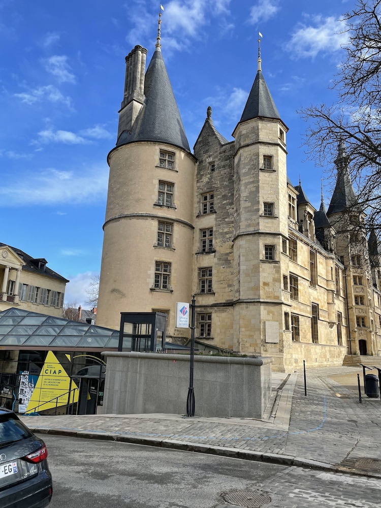 Hotel de Verdun 43/55