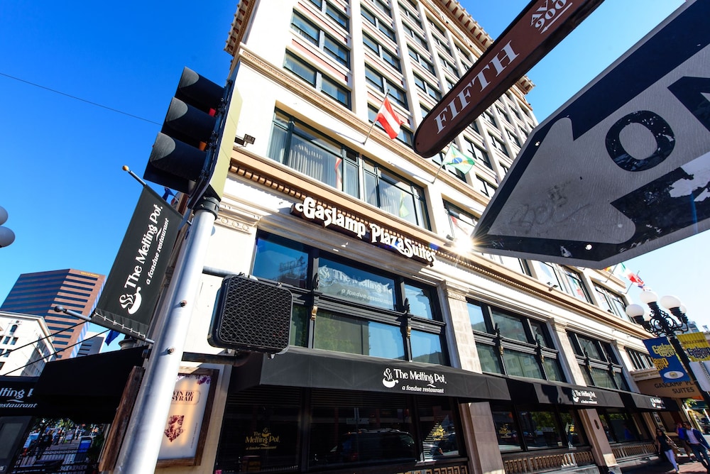 Gaslamp Plaza Suites 3/68