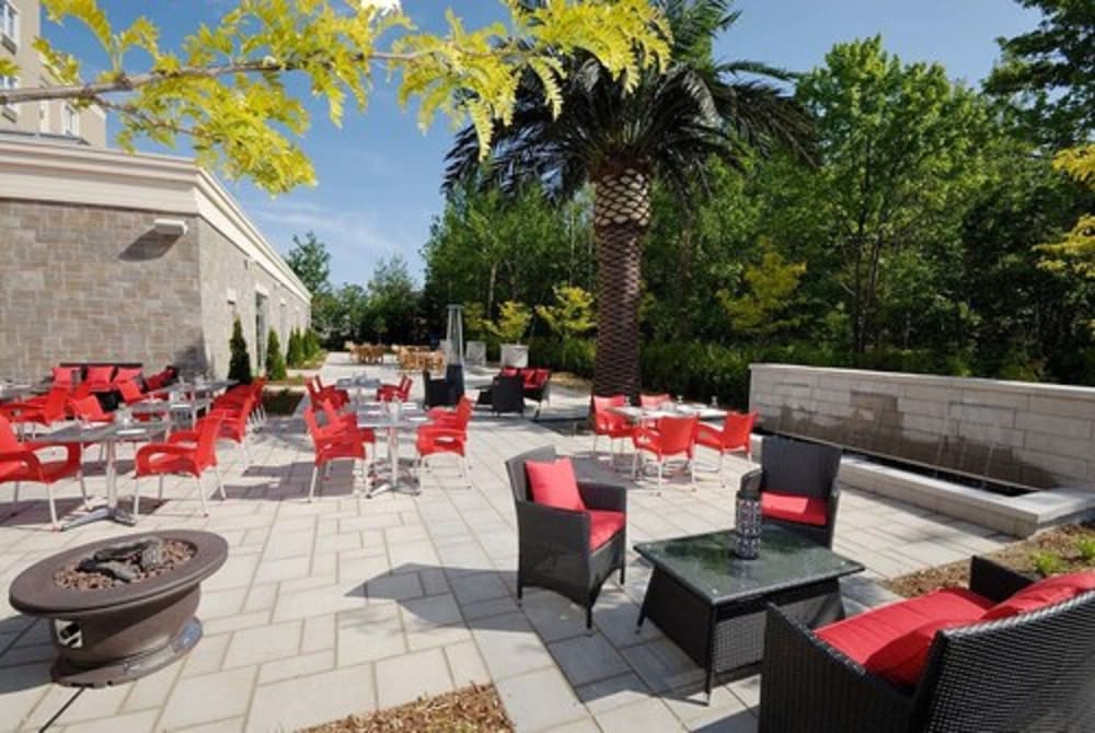 IMPERIA HOTEL & SUITES TERREBONNE 53/60