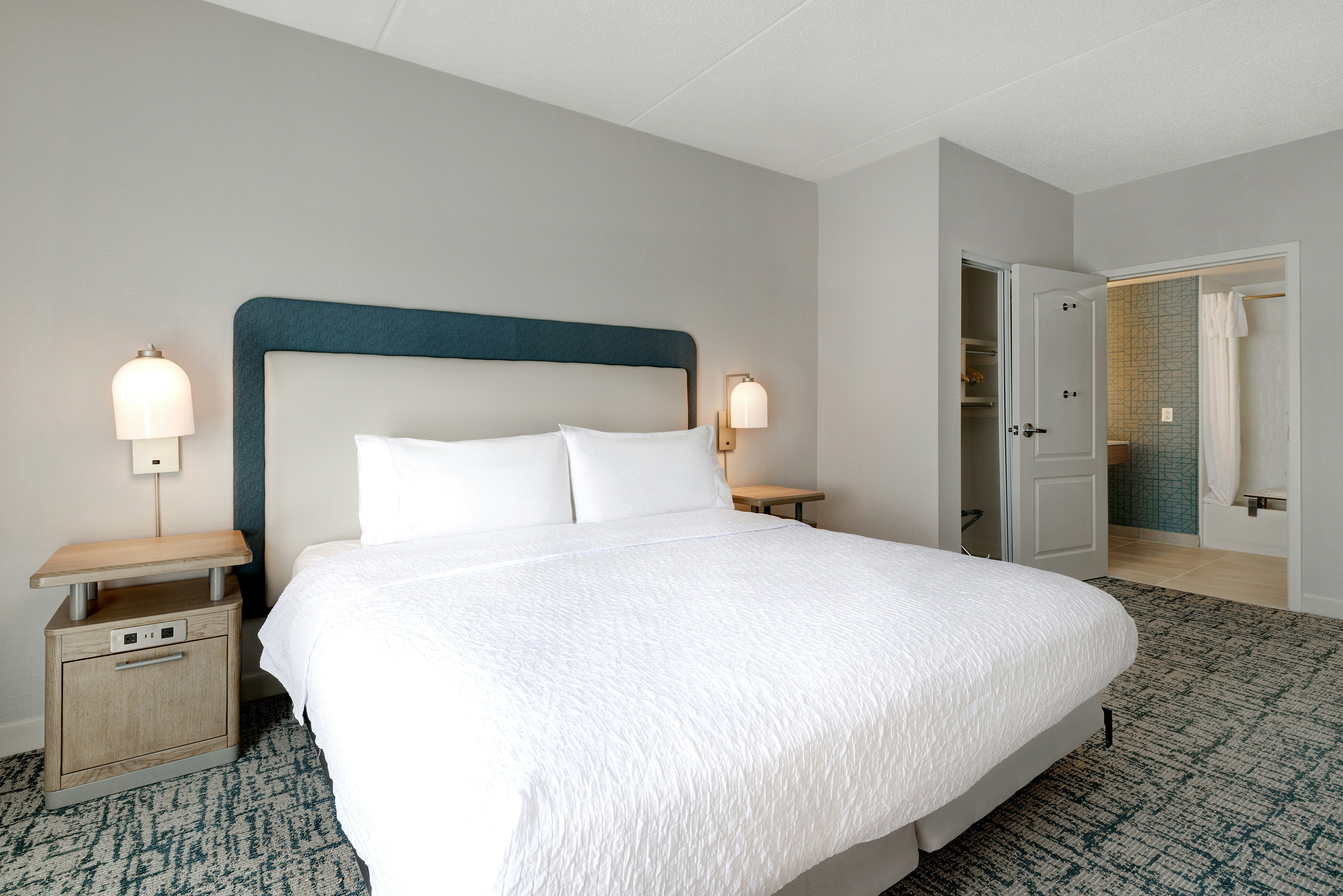 Room, 1 King and 2 Double Beds, 2 Bathrooms, Accessible