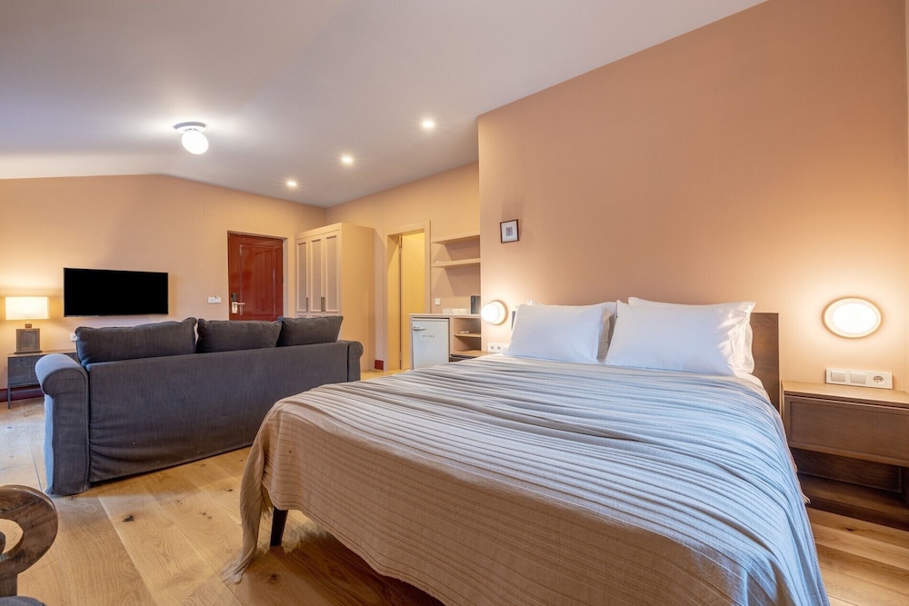 Yonca Anjelika Otel +12 9/50