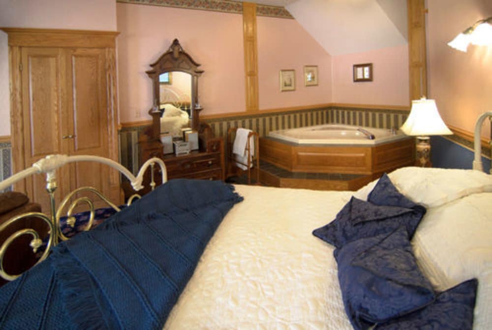 Old Rittenhouse Inn 33/50