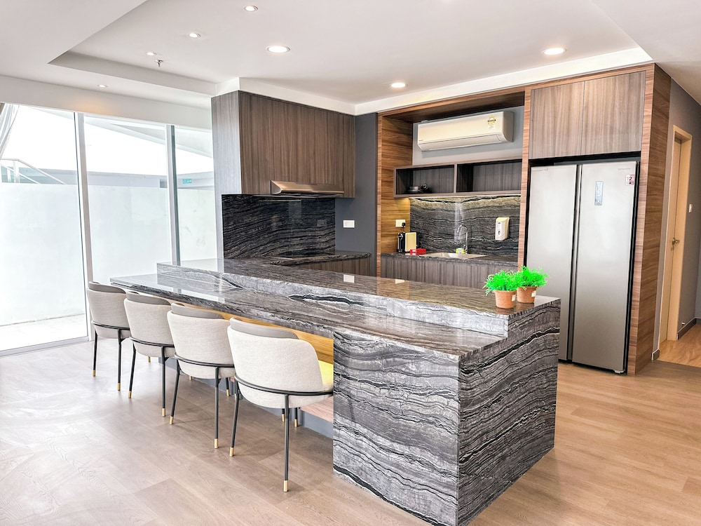 Deco Home @Aru Suites 8/50