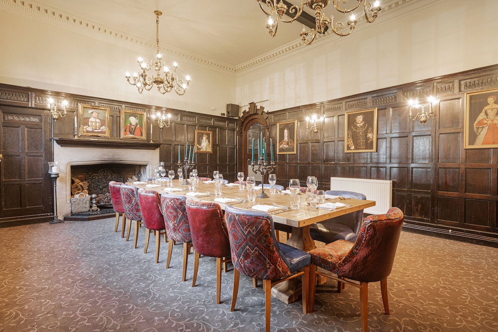 Tudor House Hotel 65/85
