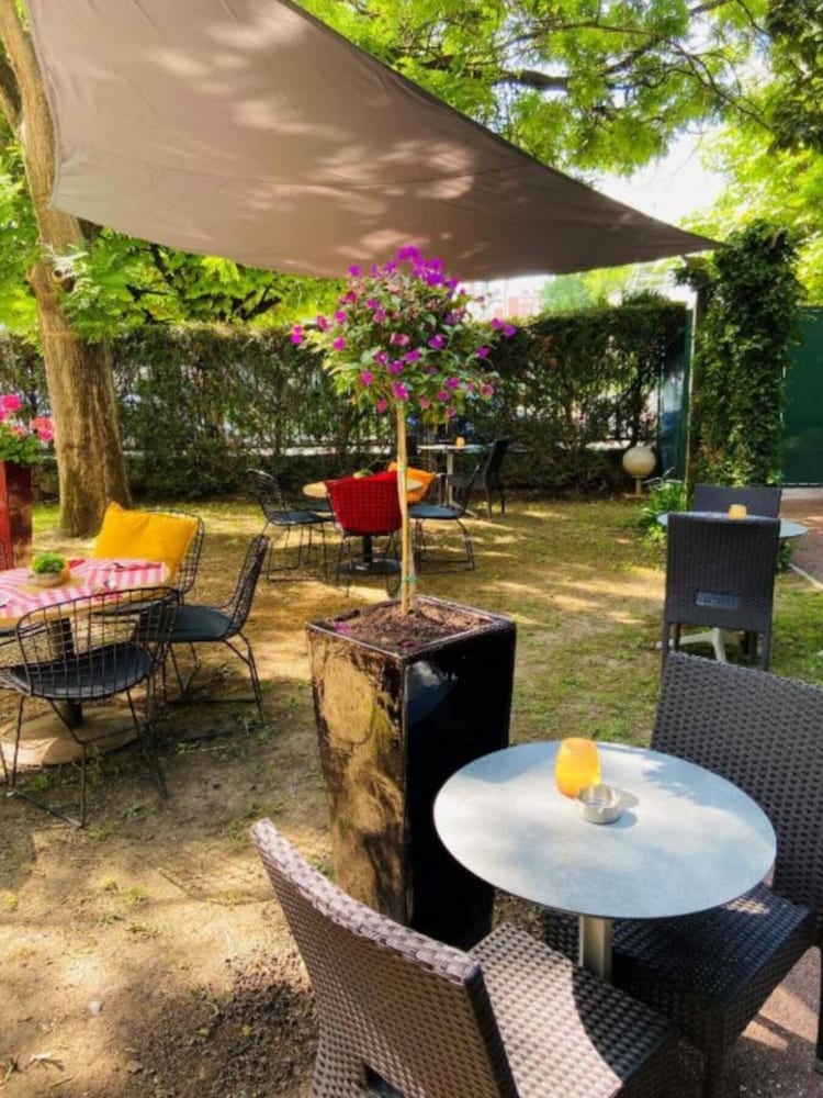 Kyriad Paris Nord Porte de Saint Ouen Formely Alliance Hotel Paris Porte de Saint Ouen 41/50