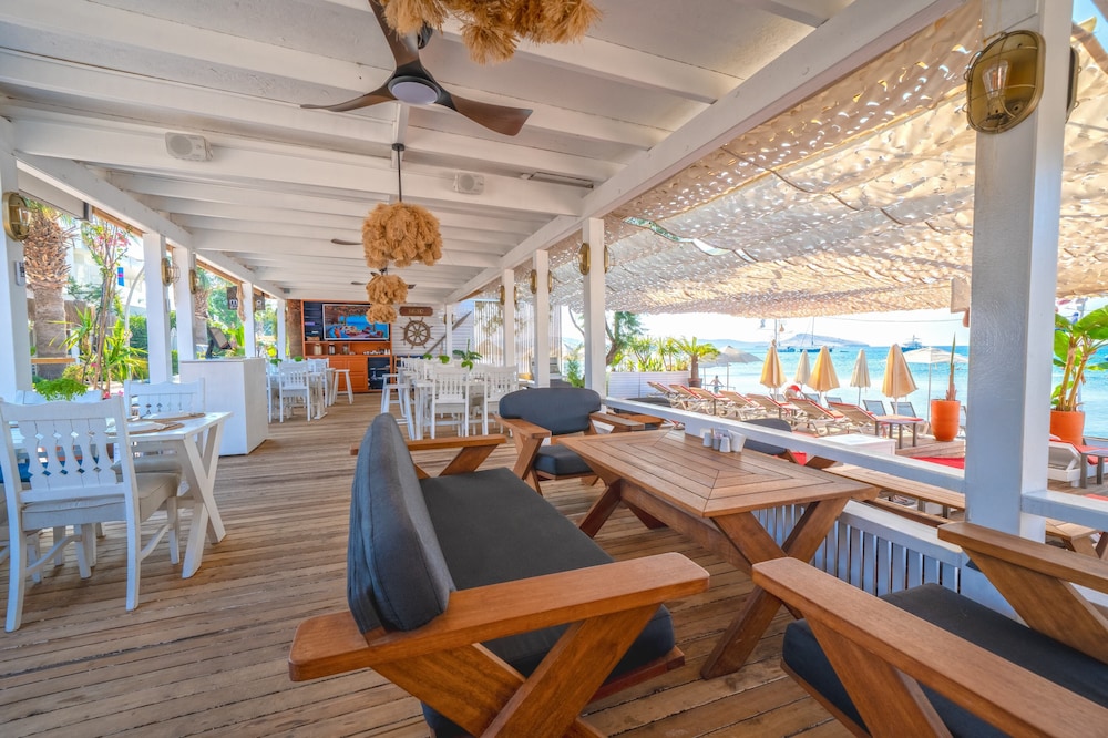 Herodot Beach Otel 32/50