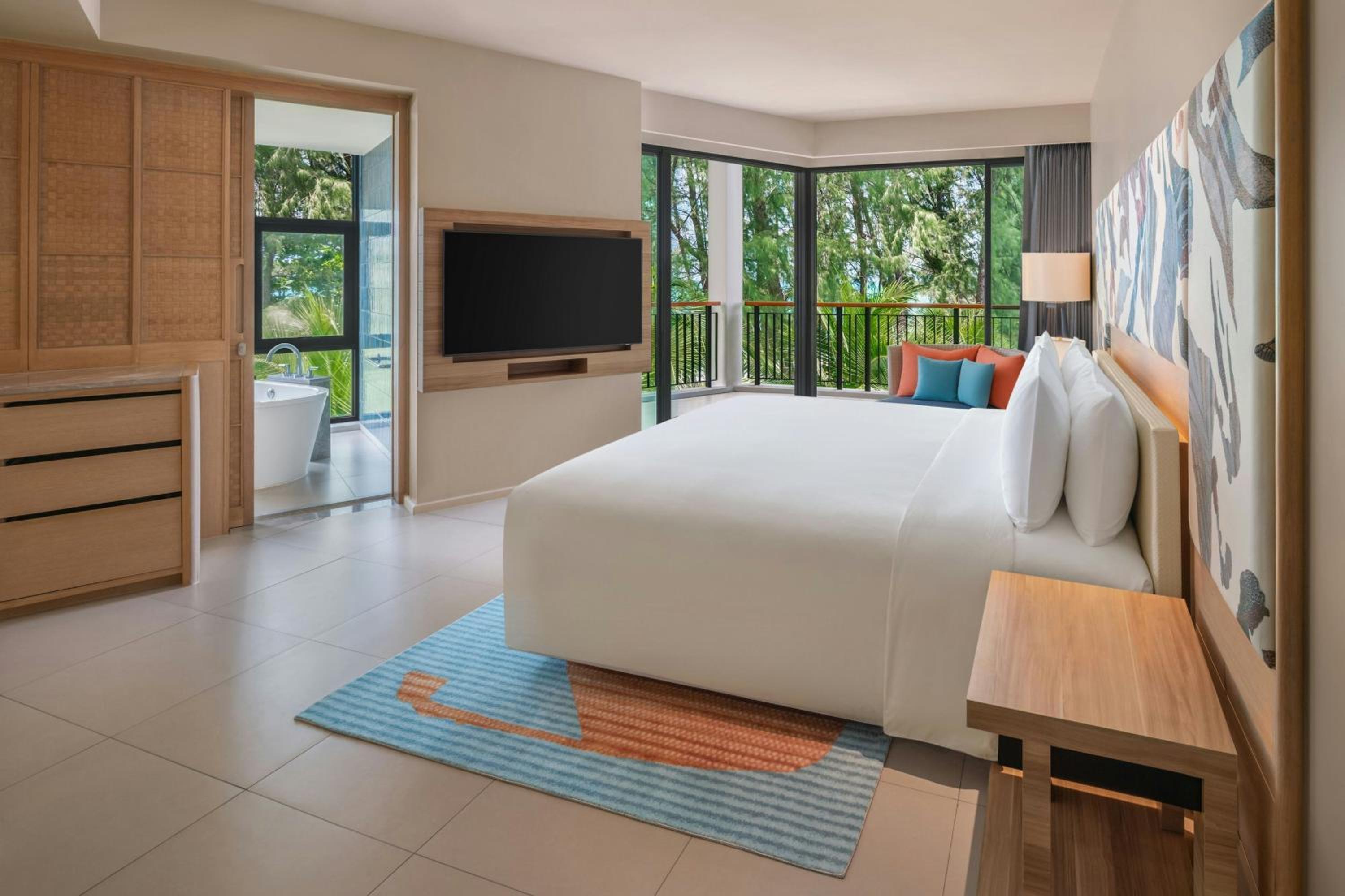 Signature, Suite, King Bed, Ocean Front, Balcony, Corner