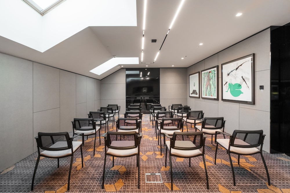 art'otel Zagreb Powered by Radisson Hotels 54/68