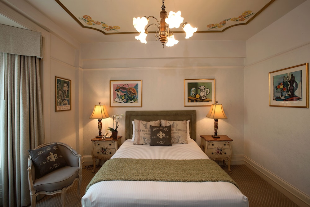 Cornell Hotel de France 17/38